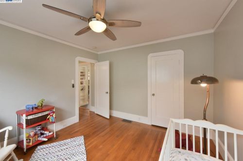 220 Stoakes Ave, San Leandro CA 94577-1734 exterior