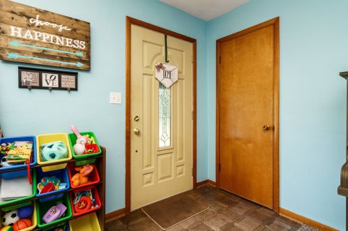 1214 Crest Ln, Hillcrest, IL 61068-1146