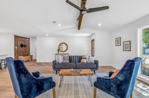 8408 Cayuga Dr, Austin TX 78749-3972 exterior