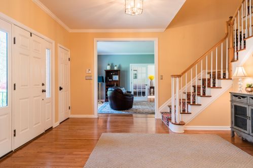 70 Willow Ct, Red Bank, NJ 07702