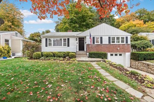 30 Eagle Rd, Norwalk, CT 06850-2822