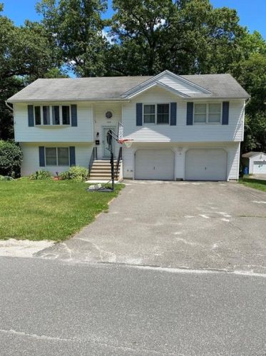 206 Mount Vernon Ave, Waterbury, CT 06708-2192
