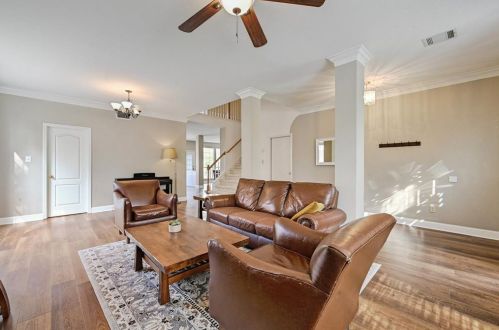 7811 Cheno Cortina Trl, Austin TX  78749-2717 exterior
