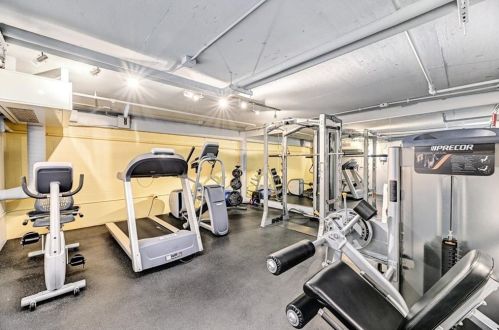 311 5th St, Austin TX  78701-2997 exterior