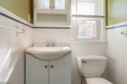 2 Green Tree Ln, Dover NJ  07801-4420 exterior