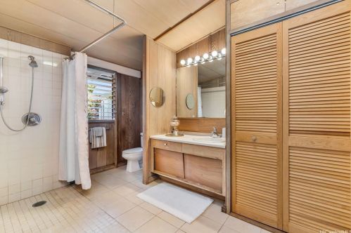 321 Halemaumau Pl, Honolulu HI  96821-2107 exterior