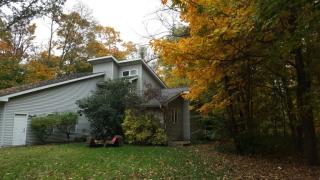 13937 Benjamin Ct, Bloomington, IL 61705-6771