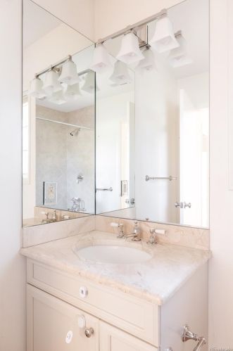 3360 Columbine Cir, Englewood CO 80113-7605 exterior