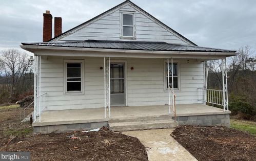4641 Martinsburg Rd, Berkeley Springs WV  25411-5053 exterior