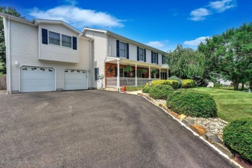 14 Hemlock Hill Rd, Jackson Twp, NJ 08527-1740