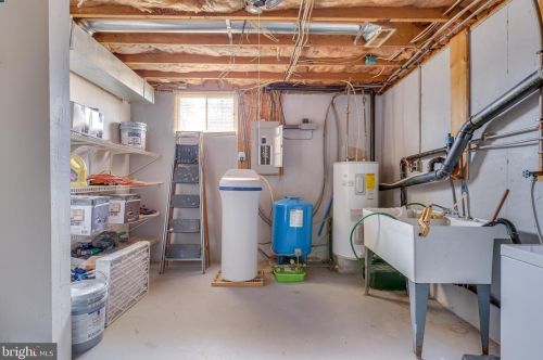 165 Gingerbread Ln, Harpers Ferry WV 25425-5591 exterior