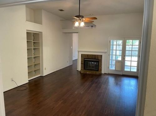 1300 Savoy Dr, Carrollton TX  75006-2946 exterior