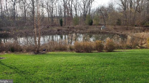 80 Sundance Dr, Trenton NJ 08619-3968 exterior