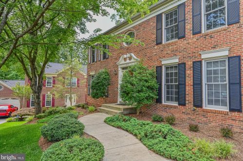8153 Ships Curve Ln, Springfield, VA 22153-1839