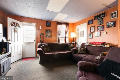 219 3rd St, Trenton, NJ 08611-3003