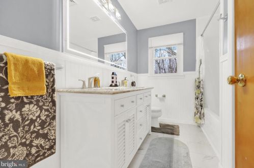 699 Barnstable Rd, Carlisle PA  17015-7425 exterior