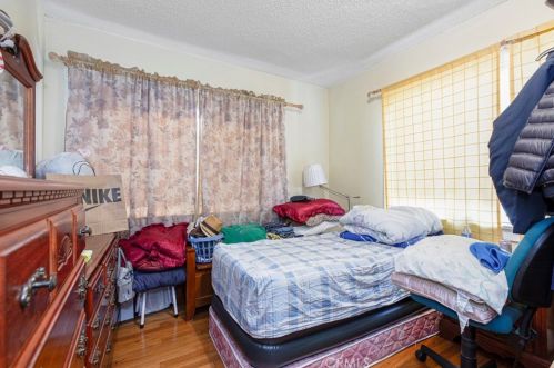 913 Maple St, Glendale CA  91205-1828 exterior