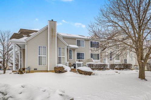 6247 Fremont Dr, Hanover Park, IL 60133-4948