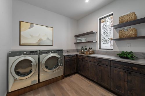 11861 Bottcher Loop, Truckee CA  96161-2793 exterior