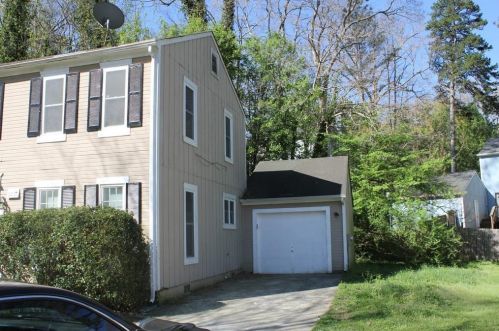 527 Crestridge Ct, Stone Mountain, GA 30083-6105