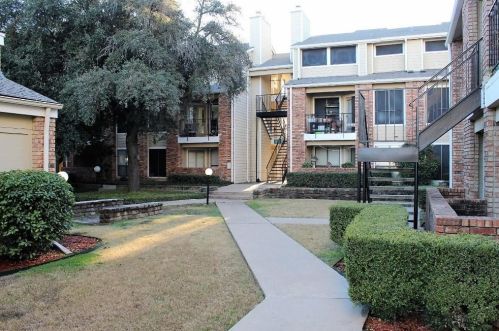 1501 Interstate 30, Garland TX  75043-7484 exterior