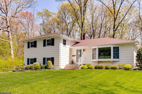 84 Berkshire Dr, Berkeley Heights, NJ 07922-2605