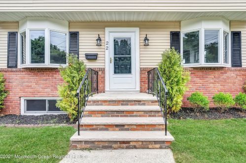 22 Stanford Dr, Hazlet NJ  07730-2314 exterior