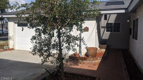 9068 Chaney Ave, Downey, CA 90240-2414