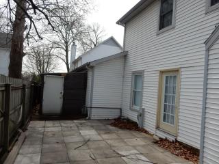 815 Old Indian Trl, Aurora IL  60506-2109 exterior