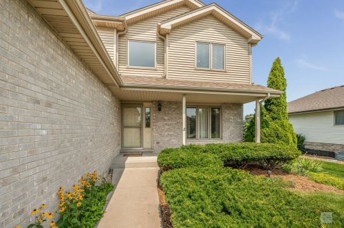 609 Edgewater Dr, Minooka, IL 60447-8929