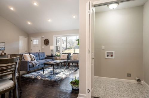1976 Dering Cir, Atlanta GA  30345-1612 exterior