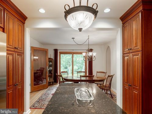 8408 Chippewa Rd, Philadelphia PA 19128-1206 exterior