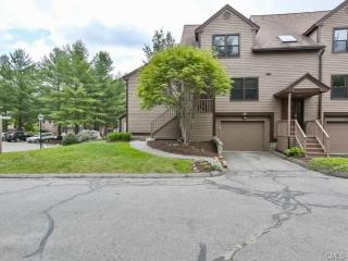 16 Willowbrook Cir, Upper Stepney, CT 06468-2651