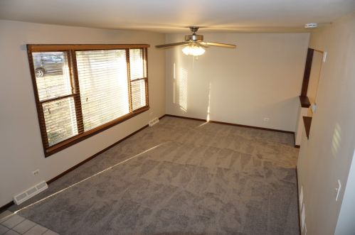16154 Oak Ave, Oak Forest, IL 60452-4131