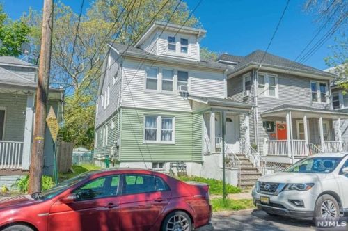 14 Walnut St, Bloomfield, NJ 07003-4935