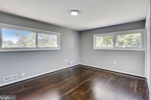 917 Northwest Dr, Silver Spring MD  20901-1435 exterior