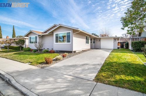 1221 Hibiscus Way, Livermore, CA 94551-1313