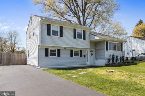 28 Hardwick Dr, Trenton, NJ 08638-2414
