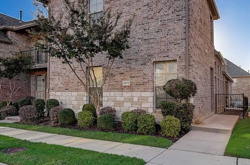4272 Comanche Dr, Carrollton TX 75010-3300 exterior