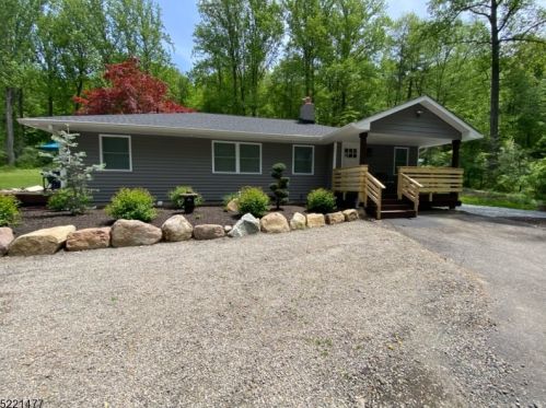 35 Lake Just It Rd, Great Meadows, NJ 07838-2418