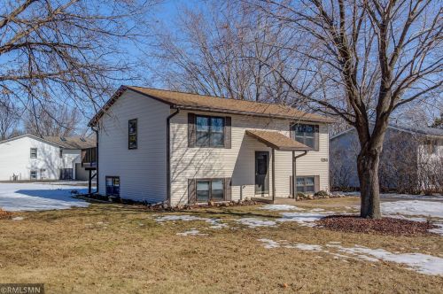 1253 Halper Way, Saint Paul MN  55110-2205 exterior