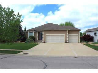 913 Oakmont Dr, Leavenworth, KS 66043-2226