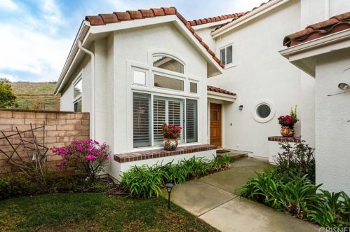 326 Hornblend Ct, Simi Valley, CA 93065-7067