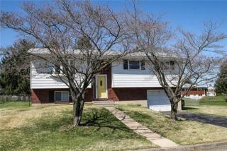 1045 Kossuth St, Bethlehem, PA 18017-7121