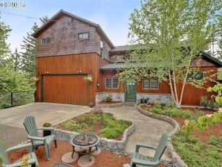 4816 Fairview Blvd, Portland OR  97205-5831 exterior