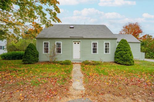 87 Sanford Rd, Wells, ME 04090-5540