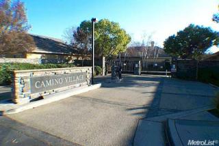 2433 Fallwater Ln, Carmichael, CA 95608-7403