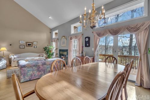 40 Lavender Dr, Princeton NJ  08540-9448 exterior