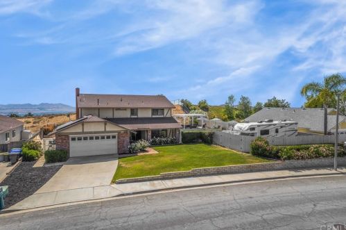 7310 Rockridge Rd, Riverside, CA 92509-5313
