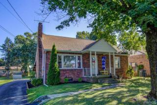 447 Locust Grove Rd, York, PA 17402-3221